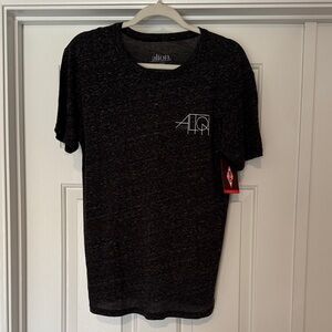*NWT* Alton T-Shirt